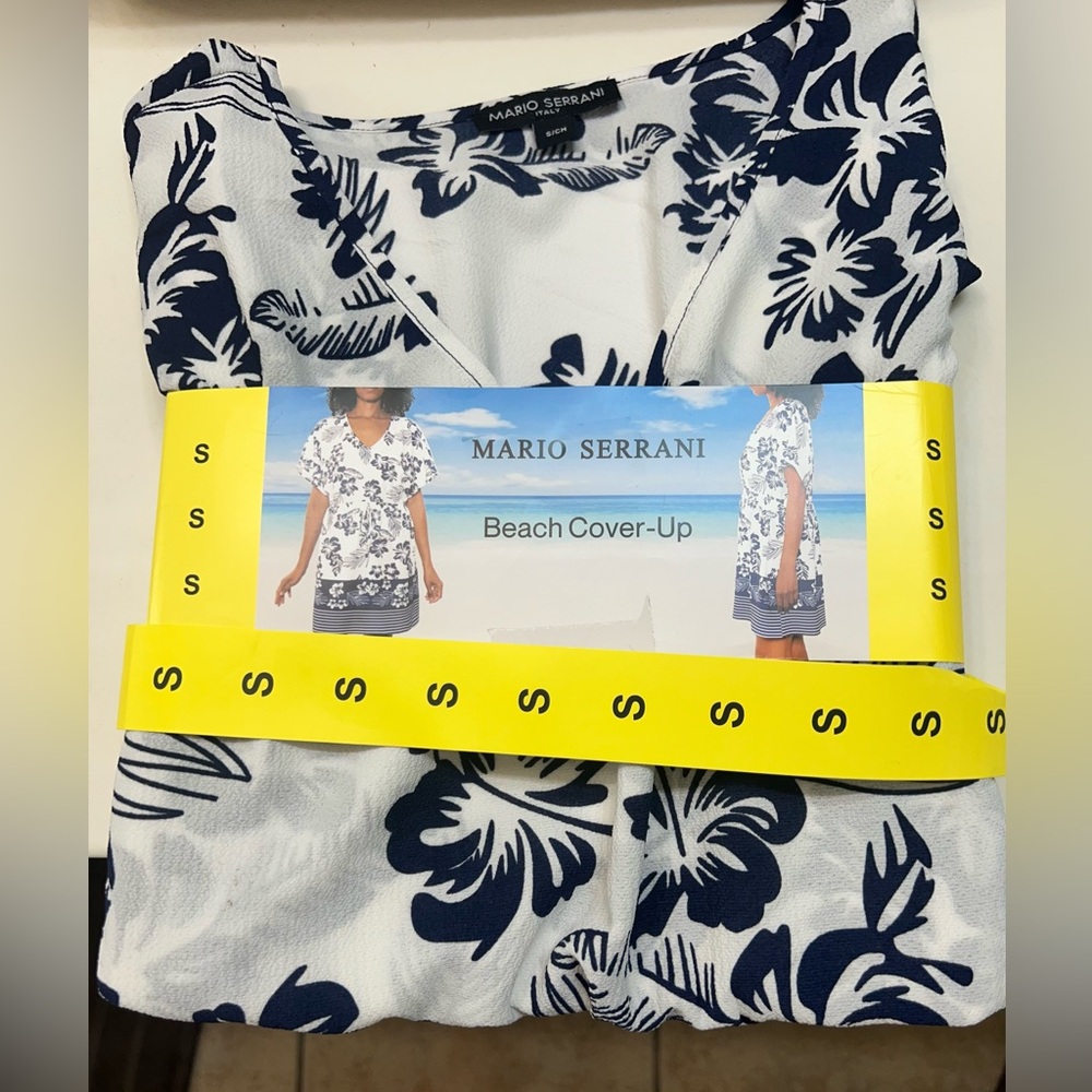 New with tag Mario Serrani Blue Floral Beach Cover-Up